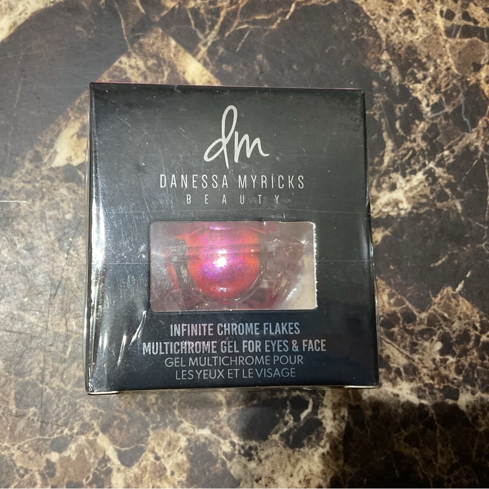 Danessa Myricks Chrome Flakes in Stardust Tone +free gift …AUTHENTIC!!